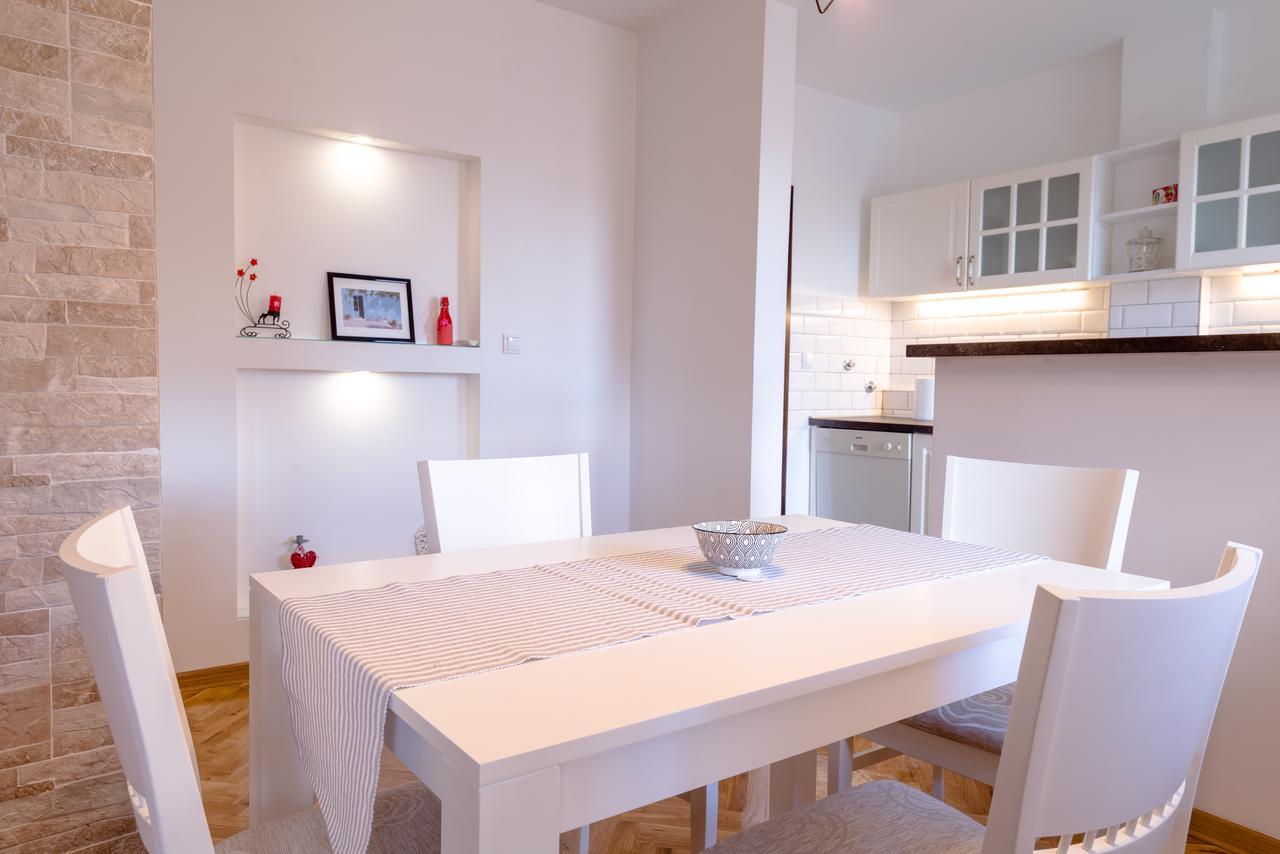 Apartman Arte ノヴィ・サド エクステリア 写真
